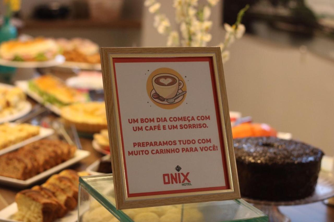 Onix Hotel Aeroporto ラウロ・ジ・フレイタス エクステリア 写真
