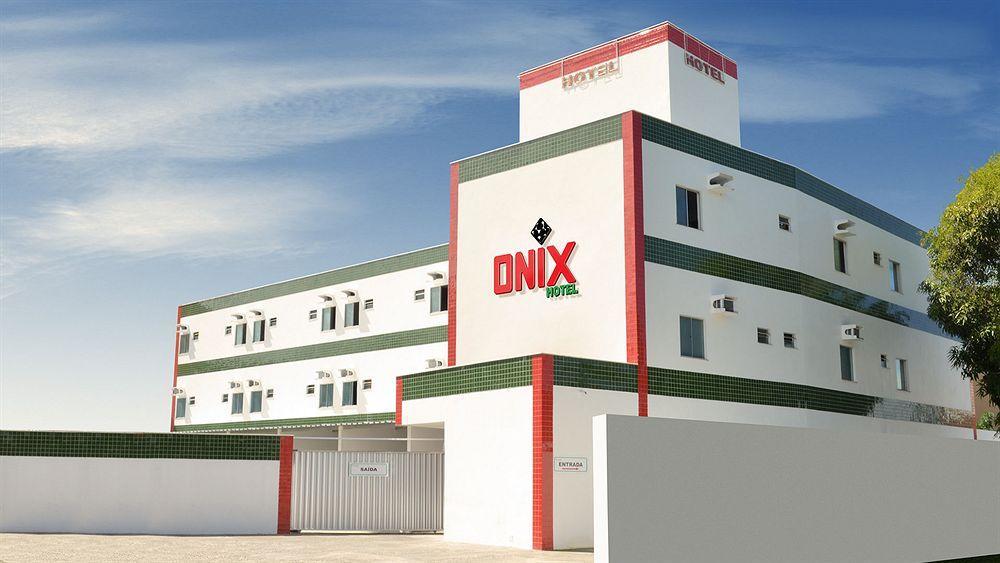 Onix Hotel Aeroporto ラウロ・ジ・フレイタス エクステリア 写真